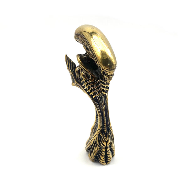 Brass Sculpture Alien vs. Iron and Blood Stautes Decoration Ornaments Exclusive Figurine Gifts