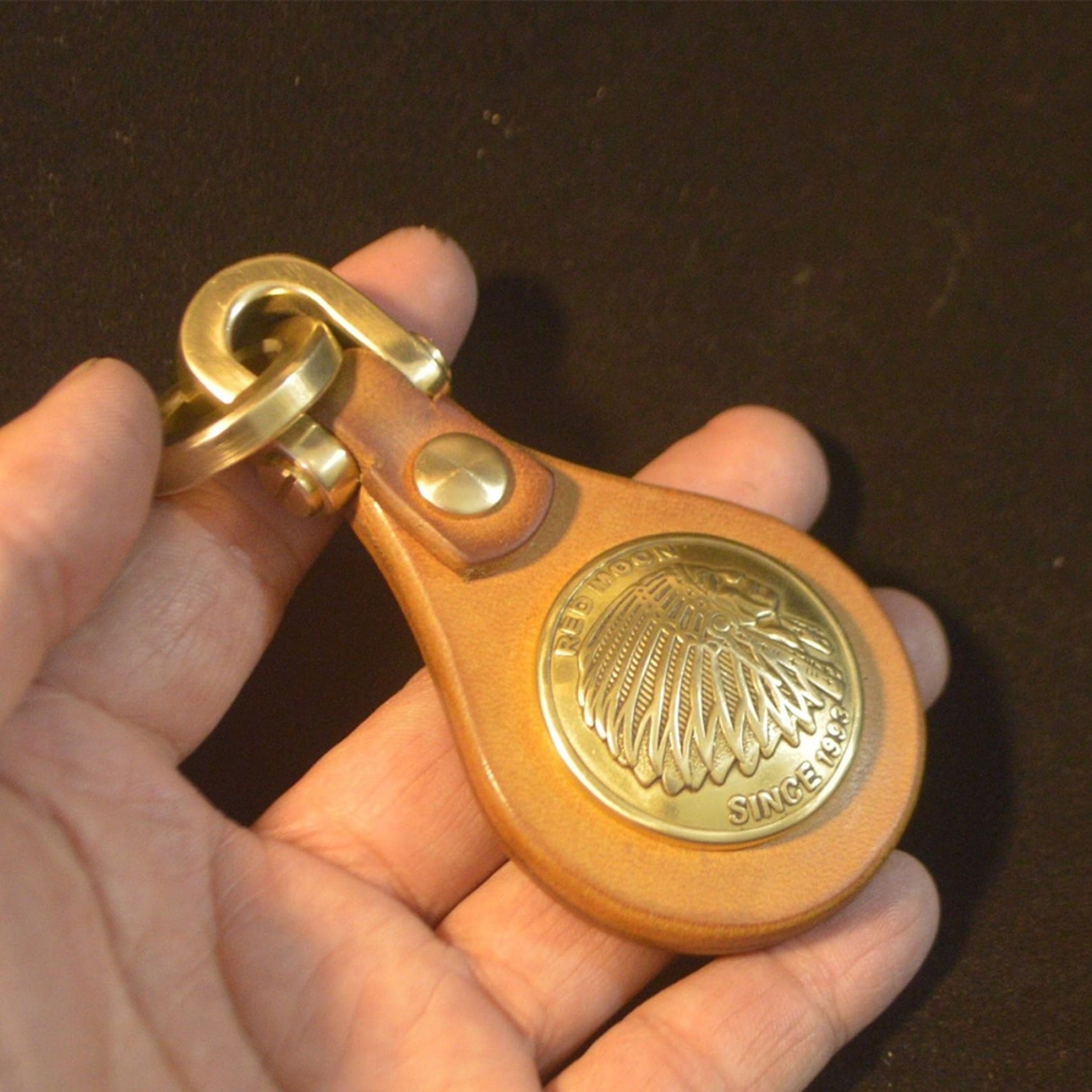 Men Creative Metal Leather Key Chain Ring Keyfob Car Keyring Keychain Gift