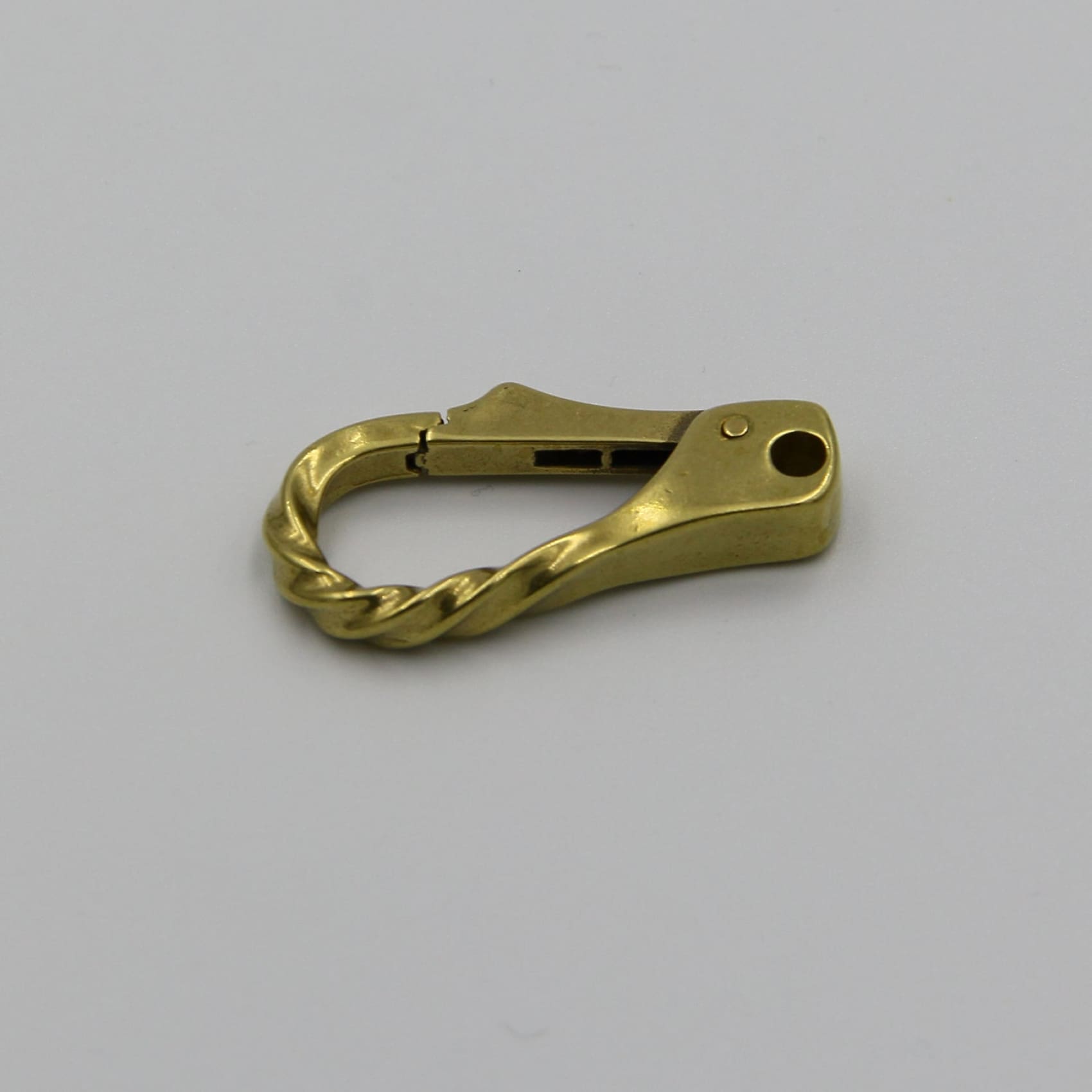 twisted-gold-lobster-clasp-